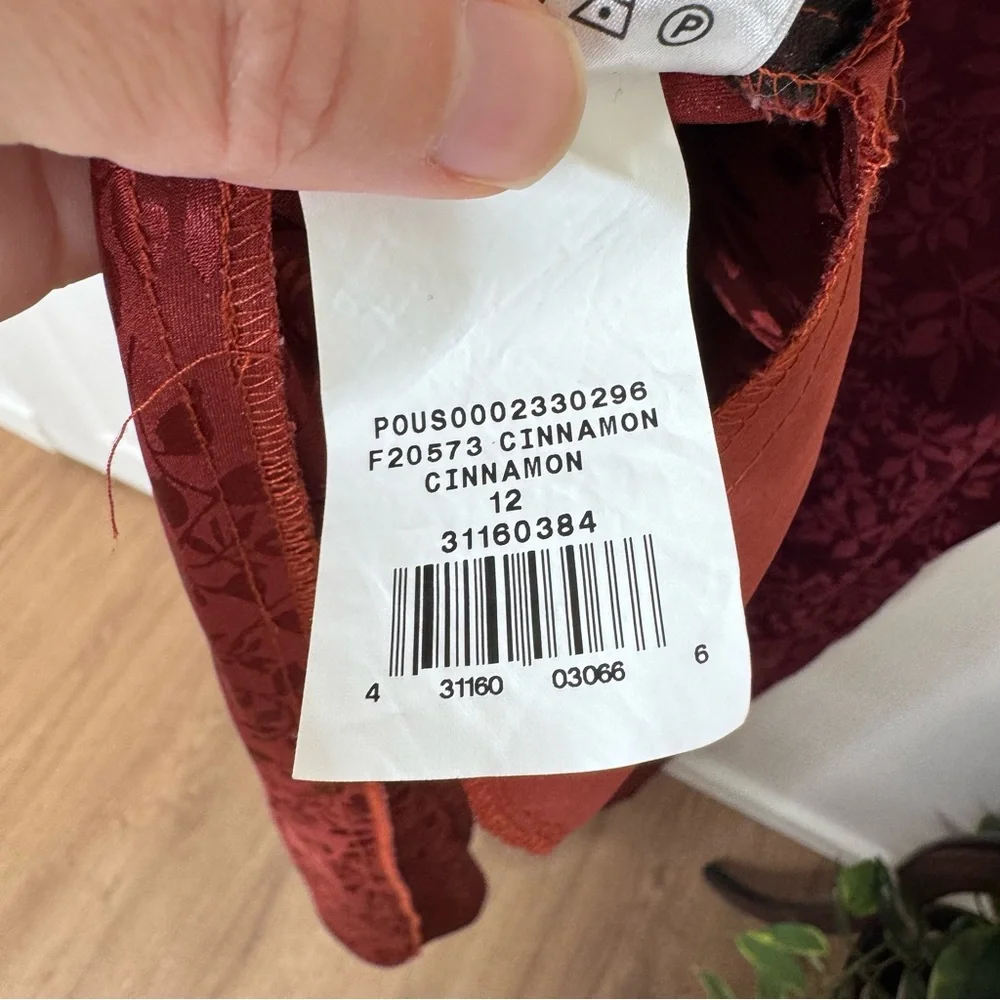 David’s Bridal Jacquard Cowl Neck Maroon Dress size 12 - Picture 10 of 11